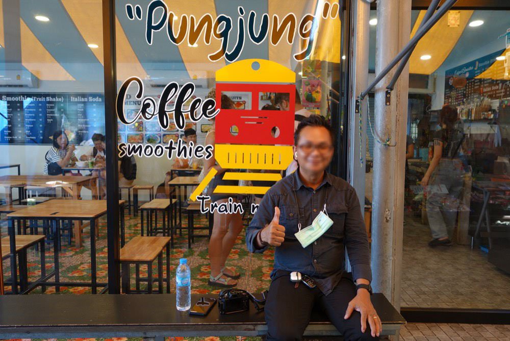 05 1 曼谷行程 美功鐵道市場奇特火車攤販場景＆Punjung Cafe 咖啡廳餐廳推薦！