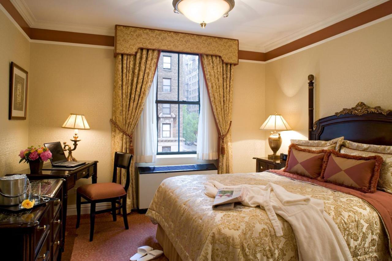 紐約旅遊｜紐約曼哈頓熱門飯店推薦懶人包，交通方便、治安好、評價優＆紐約必買旅遊工具書推薦