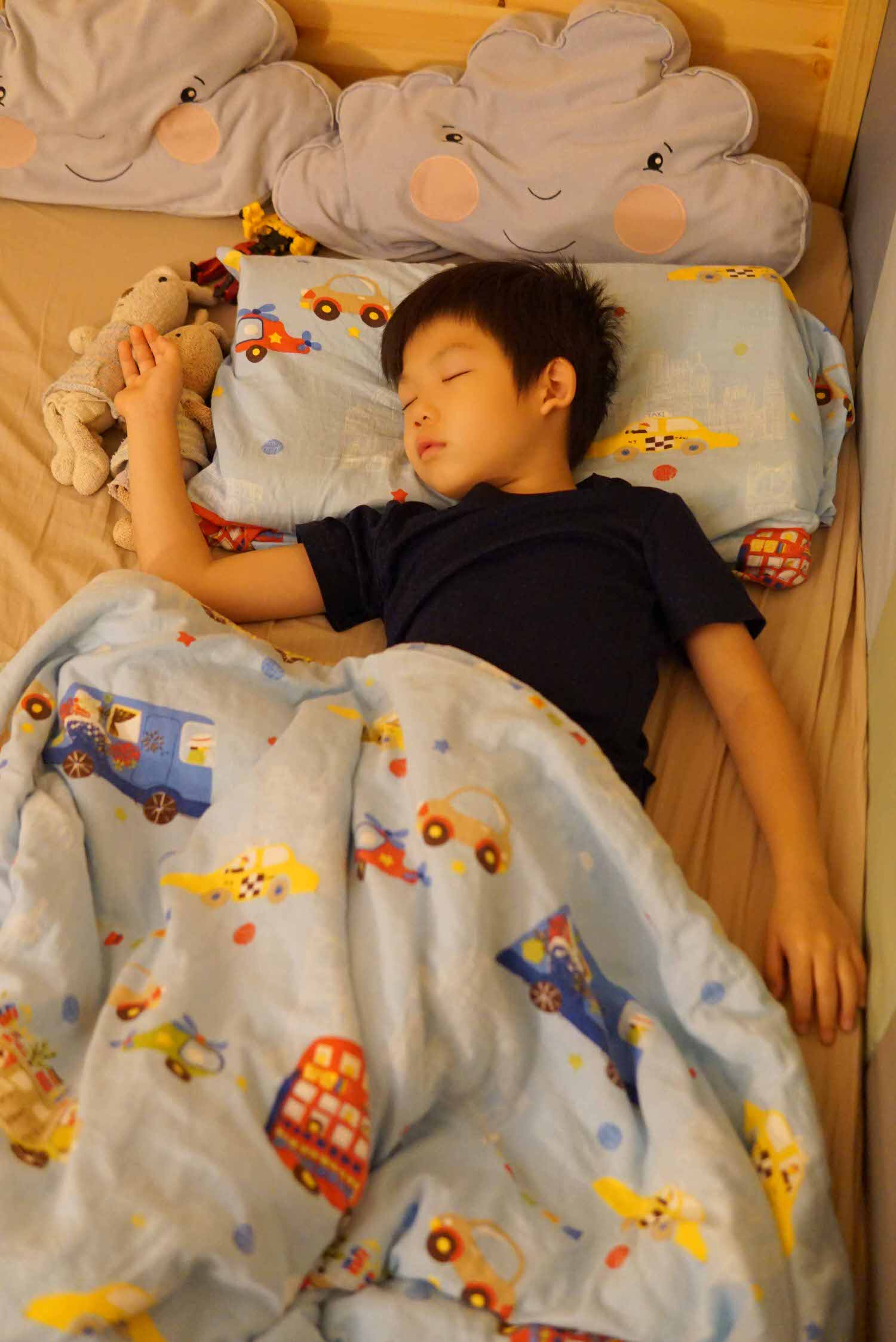 【兒童枕頭推薦】舒適透氣超貼合，專為兒童設計的GreySa格蕾莎兒童環保記憶枕