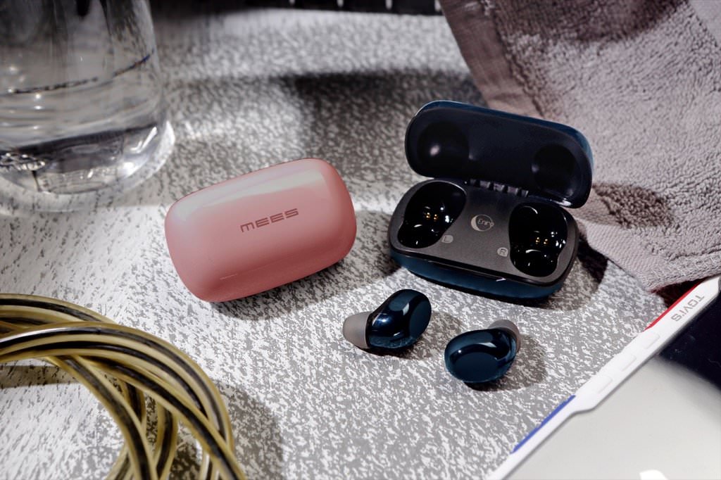 【開箱】MEES 邁斯T6。CP值超高的真無線藍牙耳機｜超舒適、音質佳、體積小、待電長、操作簡單～大推薦！
