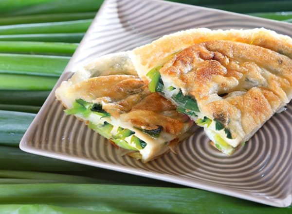 懶人快速早餐｜La One Kitchen香草大蒜奶油抹醬&義豐蔥油派輕鬆煮