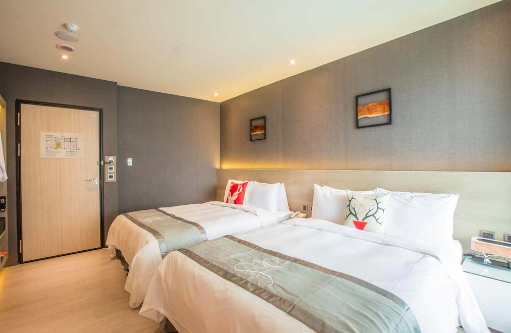 【宜蘭飯店推薦】精選五間礁溪泳池親子飯店住宿名單｜品文旅｜誠闊｜捷絲旅｜川湯春天溫泉酒店｜平價.新開幕.高CP值.泡湯