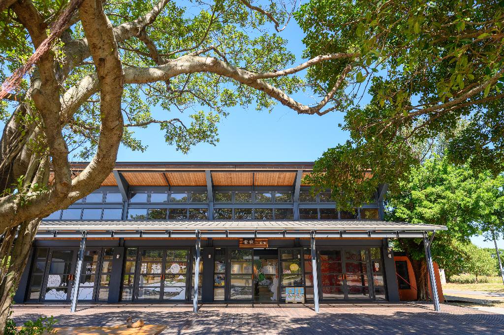 桃園景點|觀音崙坪文化地景園區,超大草坪、龜殼廣場、好客食堂餐廳,桃園戶外景點推薦! - 第17張圖 桃園景點|觀音崙坪文化地景園區,超大草坪、龜殼廣場、好客食堂餐廳,桃園戶外景點推薦!