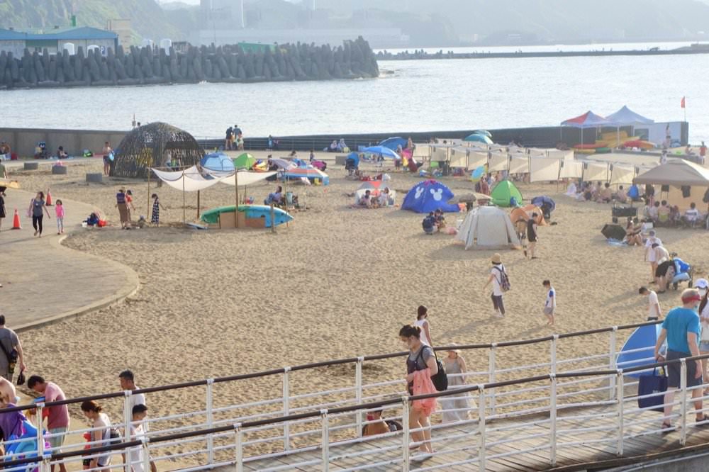 基隆和平島公園｜超棒海水泳池，玩水玩沙、和魚一起游泳～基隆旅遊景點推薦！