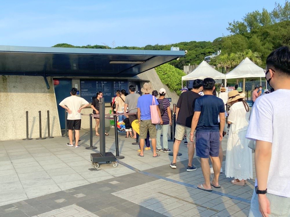 基隆和平島公園｜超棒海水泳池，玩水玩沙、和魚一起游泳～基隆旅遊景點推薦！