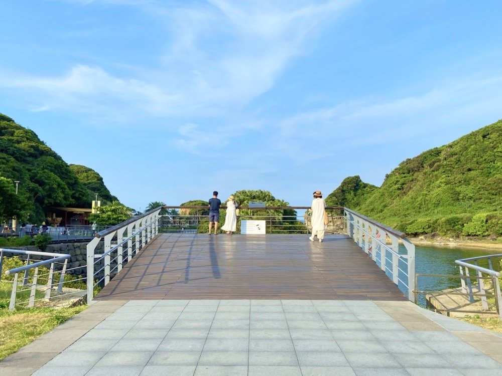 基隆和平島公園｜超棒海水泳池，玩水玩沙、和魚一起游泳～基隆旅遊景點推薦！