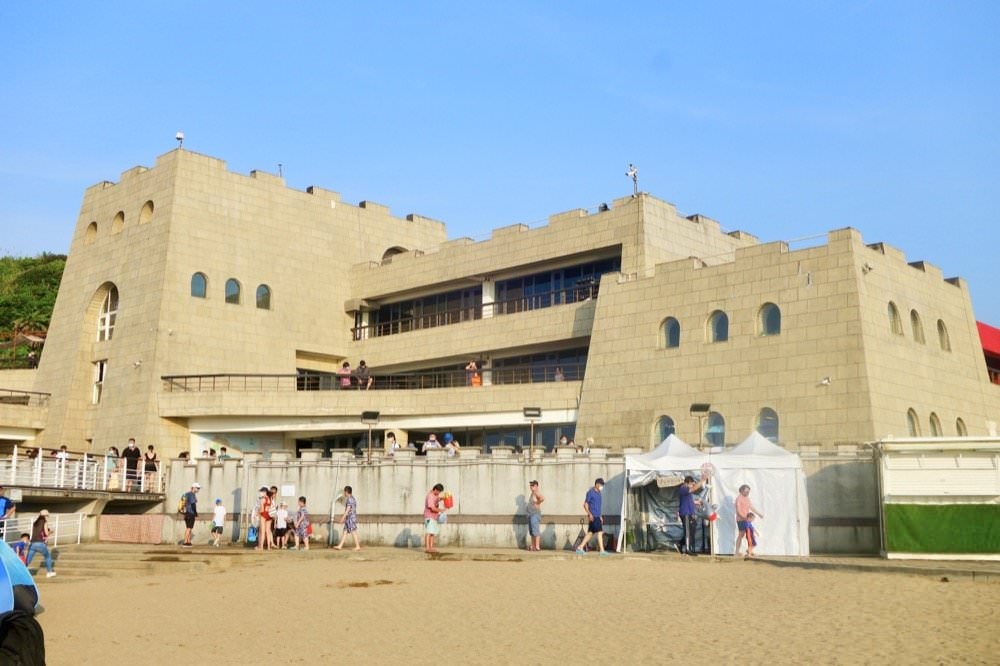 基隆和平島公園｜超棒海水泳池，玩水玩沙、和魚一起游泳～基隆旅遊景點推薦！