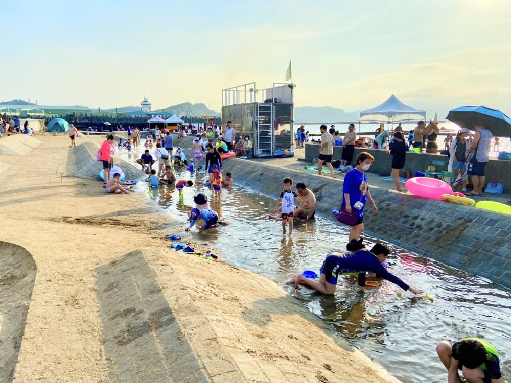 基隆和平島公園｜超棒海水泳池，玩水玩沙、和魚一起游泳～基隆旅遊景點推薦！