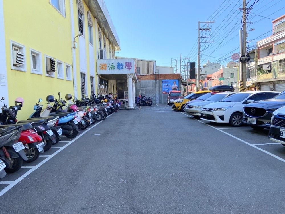 佳冬美樂地溫水游泳池｜兒童戲水樂園！漂漂河.快速滑水道.按摩池.烤箱蒸氣室.超好玩室外兒童泳池｜游泳免費停車.票價便宜！