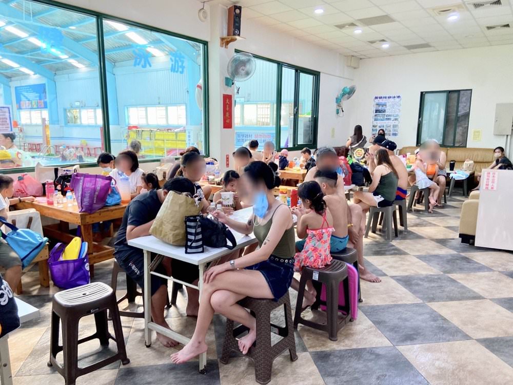 佳冬美樂地溫水游泳池｜兒童戲水樂園！漂漂河.快速滑水道.按摩池.烤箱蒸氣室.超好玩室外兒童泳池｜游泳免費停車.票價便宜！