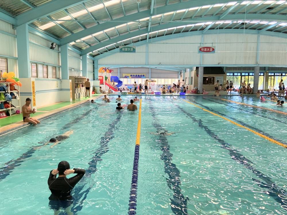 佳冬美樂地溫水游泳池｜兒童戲水樂園！漂漂河.快速滑水道.按摩池.烤箱蒸氣室.超好玩室外兒童泳池｜游泳免費停車.票價便宜！