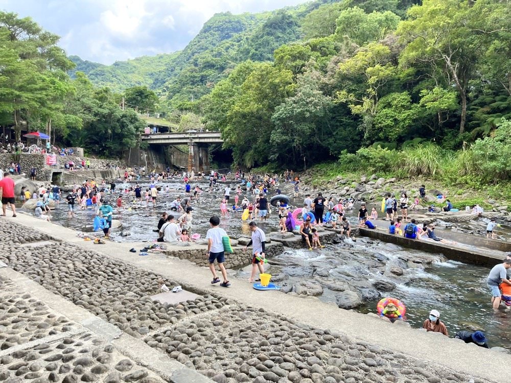 宇內溪戲水區｜夏季限定！有救生員的清涼天然溪流｜桃園玩水景點推薦！