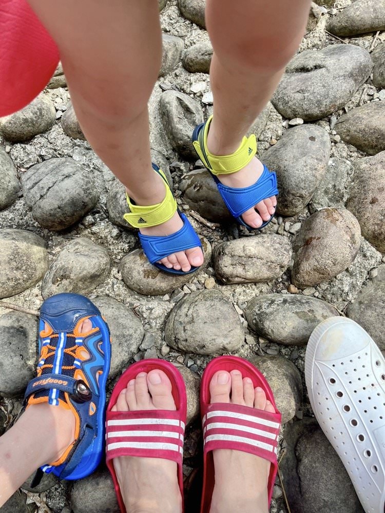 宇內溪戲水區｜夏季限定！有救生員的清涼天然溪流｜桃園玩水景點推薦！