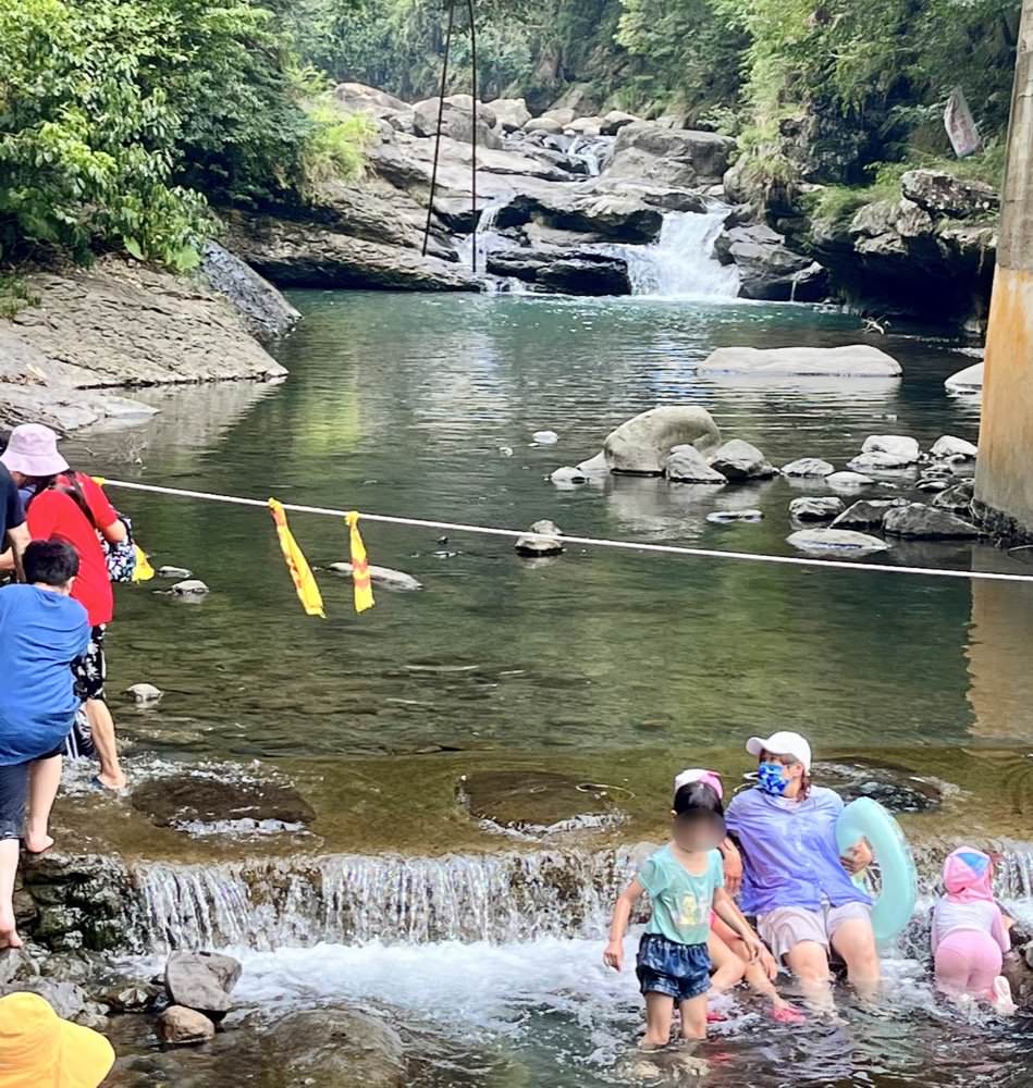 宇內溪戲水區｜夏季限定！有救生員的清涼天然溪流｜桃園玩水景點推薦！