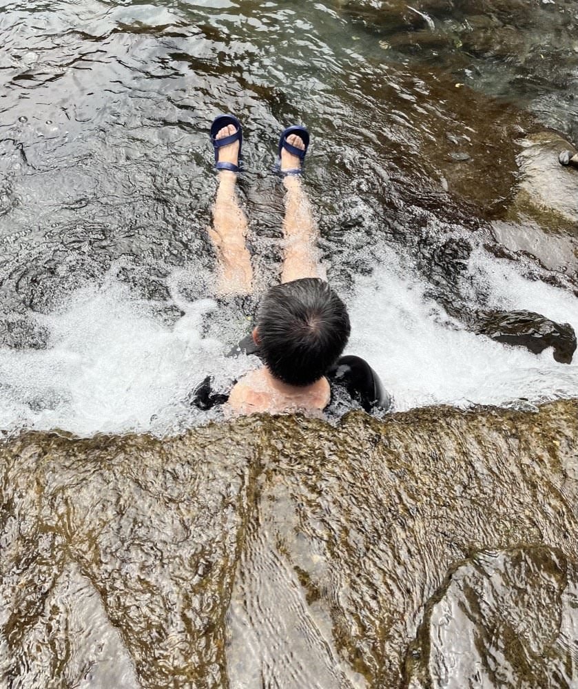 宇內溪戲水區｜夏季限定！有救生員的清涼天然溪流｜桃園玩水景點推薦！