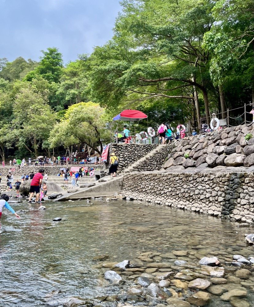 宇內溪戲水區｜夏季限定！有救生員的清涼天然溪流｜桃園玩水景點推薦！