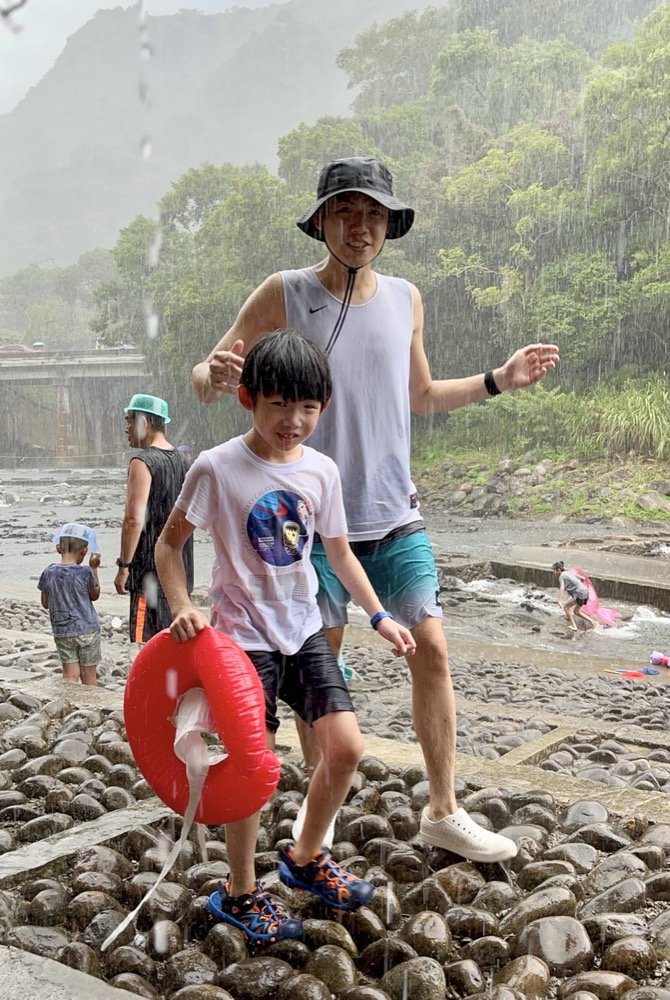 宇內溪戲水區｜夏季限定！有救生員的清涼天然溪流｜桃園玩水景點推薦！