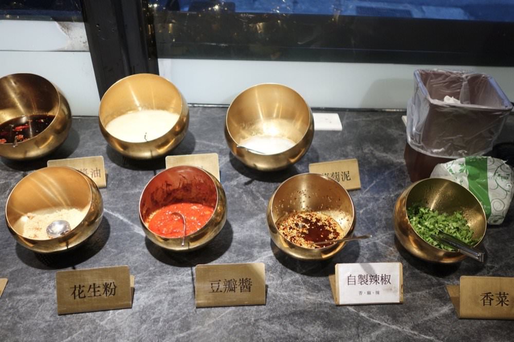 上官木桶鍋。中壢火鍋推薦｜頂級新鮮海鮮與超好吃和牛霜降肉片，肉控必吃火鍋推薦！(源自蘆洲正官)