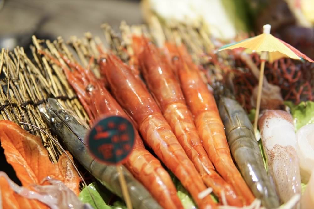 上官木桶鍋。中壢火鍋推薦｜頂級新鮮海鮮與超好吃和牛霜降肉片，肉控必吃火鍋推薦！(源自蘆洲正官)