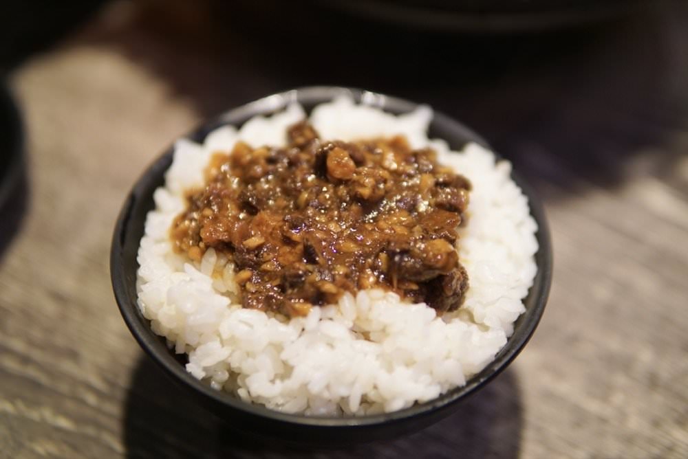 上官木桶鍋。中壢火鍋推薦｜頂級新鮮海鮮與超好吃和牛霜降肉片，肉控必吃火鍋推薦！(源自蘆洲正官)