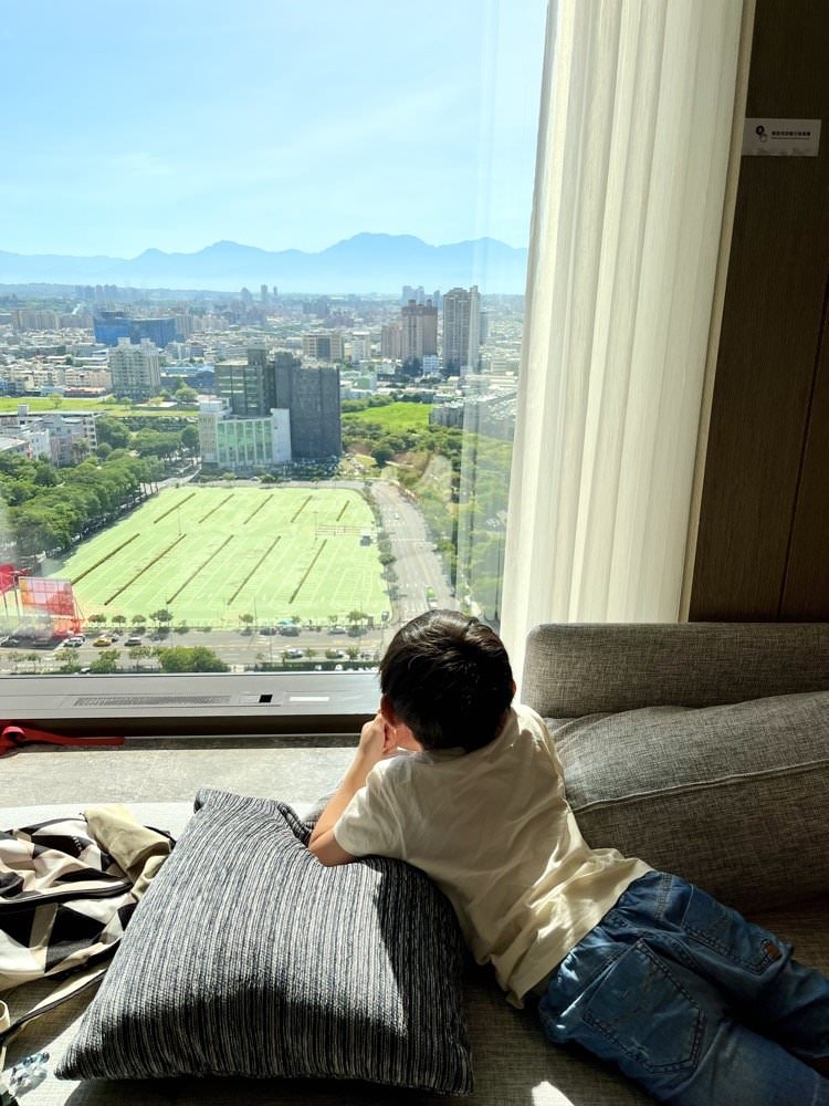 高雄萬豪酒店|必住新開幕飯店推薦!美味早餐按摩水療游泳池、超強健身房與兒童遊戲室&高空景觀行政酒廊!高雄親子飯店 - 第28張圖 高雄萬豪酒店|必住新開幕飯店推薦!美味早餐按摩水療游泳池、超強健身房與兒童遊戲室&高空景觀行政酒廊!高雄親子飯店