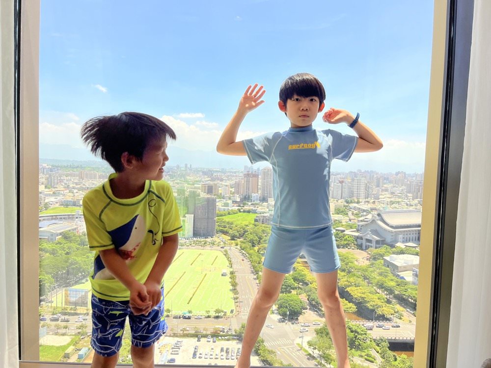高雄萬豪酒店|必住新開幕飯店推薦!美味早餐按摩水療游泳池、超強健身房與兒童遊戲室&高空景觀行政酒廊!高雄親子飯店 - 第29張圖 高雄萬豪酒店|必住新開幕飯店推薦!美味早餐按摩水療游泳池、超強健身房與兒童遊戲室&高空景觀行政酒廊!高雄親子飯店