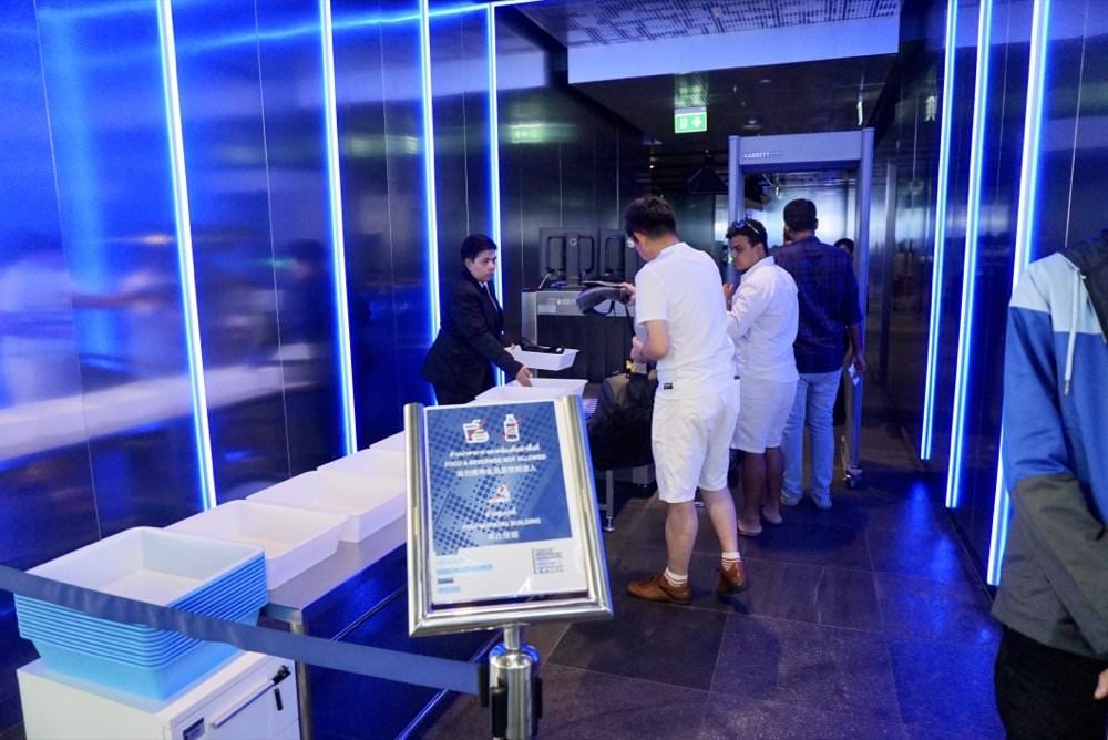 曼谷景點推薦｜王權大京都大廈King Power MahaNakhon(王權瑪哈納功大廈)。透明玻璃天空步道，78樓高空酒吧俯瞰曼谷風景