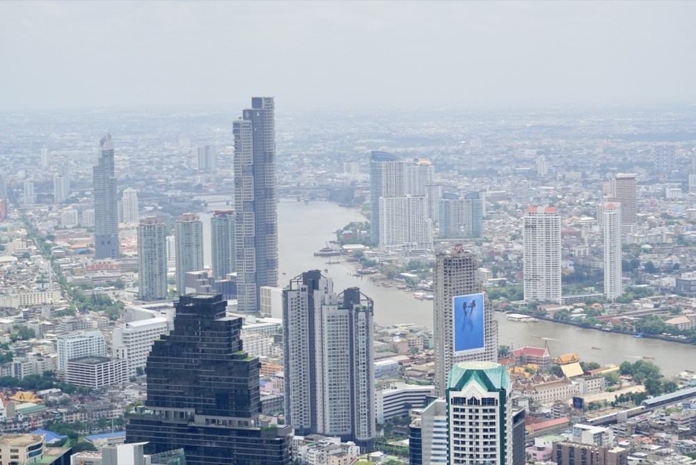 曼谷景點推薦｜王權大京都大廈King Power MahaNakhon(王權瑪哈納功大廈)。透明玻璃天空步道，78樓高空酒吧俯瞰曼谷風景