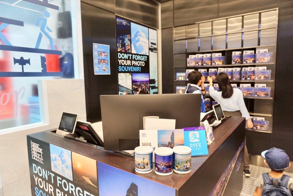 曼谷景點推薦｜王權大京都大廈King Power MahaNakhon(王權瑪哈納功大廈)。透明玻璃天空步道，78樓高空酒吧俯瞰曼谷風景