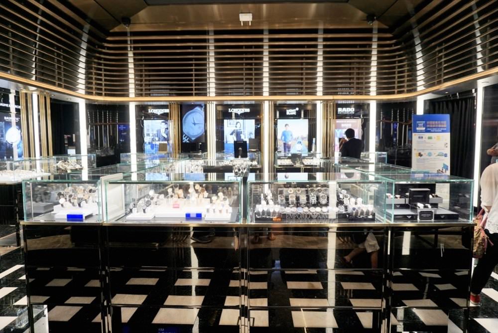 曼谷景點推薦｜王權大京都大廈King Power MahaNakhon(王權瑪哈納功大廈)。透明玻璃天空步道，78樓高空酒吧俯瞰曼谷風景