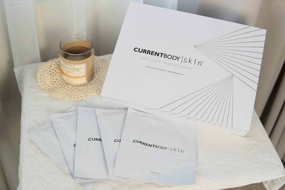 美容儀推薦｜CurrentBody Skin LED 光療面膜儀，超實用的抗老撫紋神器！(敏感肌可用)