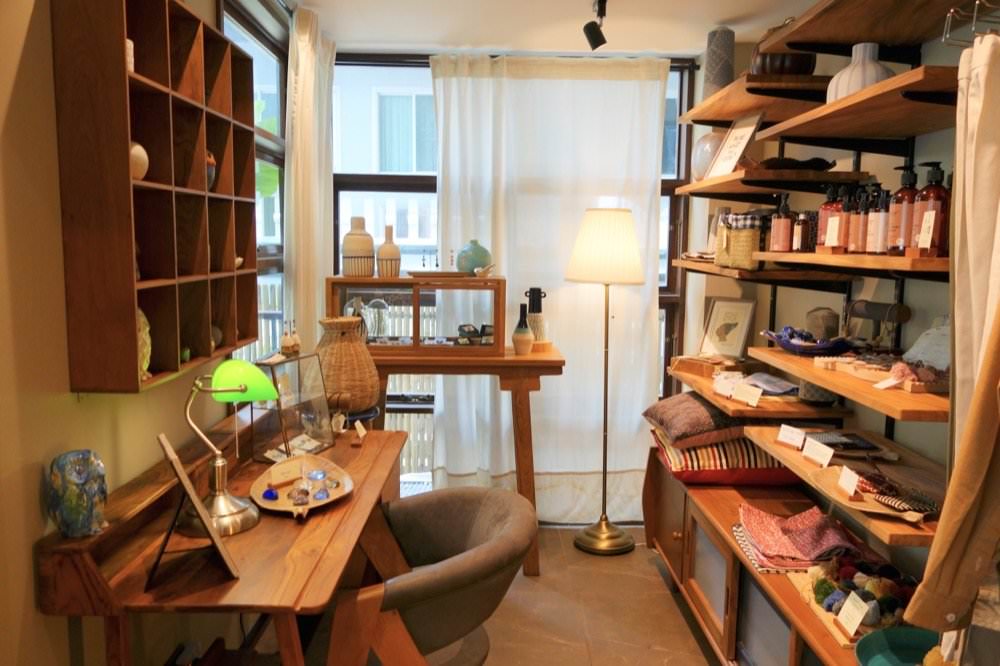 曼谷通羅美食｜網美咖啡廳Mareeji Cafe & Casual Dining！超夠味的泰式料理與質感好拍照室內空間(BTS Thong Lo)