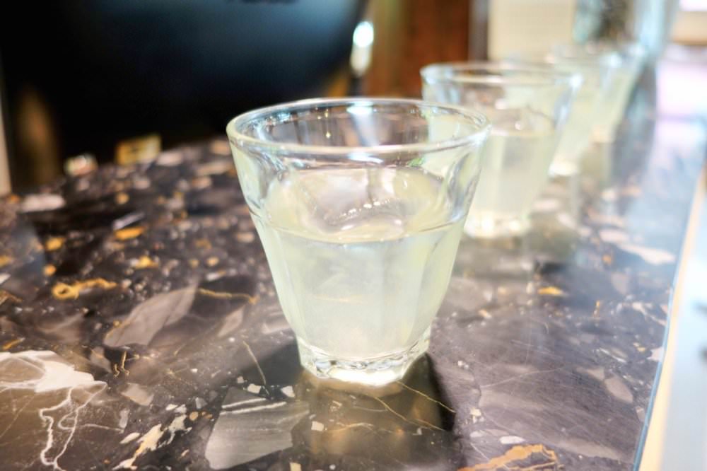 曼谷飯店推薦｜卡拉羅姆飯店KaRaARom Hotel文青設計質感平價飯店(近BTS通羅站)，附頂樓泳池.健身房.撞球檯.洗衣機！