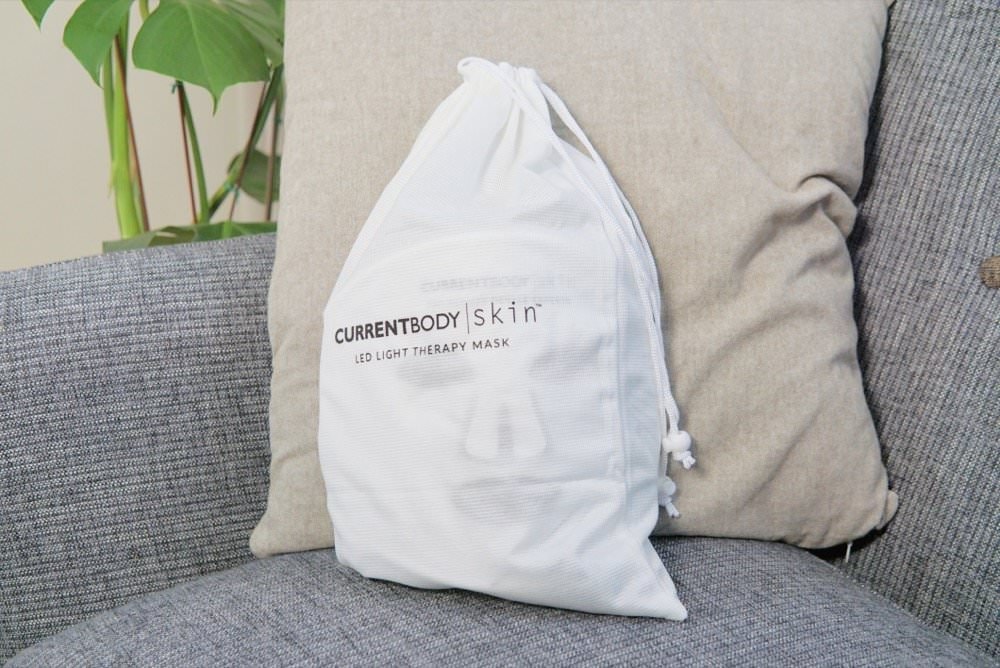 美容儀推薦｜CurrentBody Skin LED 光療面膜儀，超實用的抗老撫紋神器！(敏感肌可用)