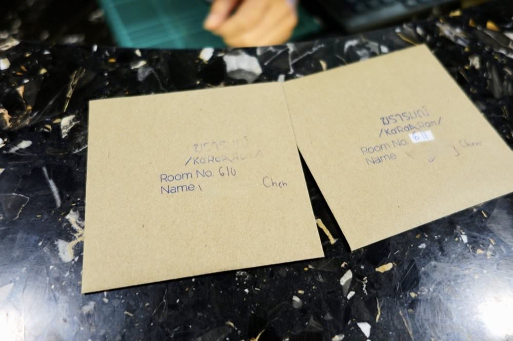 曼谷飯店推薦｜卡拉羅姆飯店KaRaARom Hotel文青設計質感平價飯店(近BTS通羅站)，附頂樓泳池.健身房.撞球檯.洗衣機！