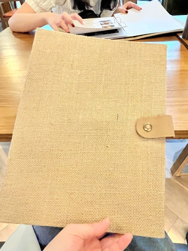 曼谷通羅美食｜網美咖啡廳Mareeji Cafe & Casual Dining！超夠味的泰式料理與質感好拍照室內空間(BTS Thong Lo)