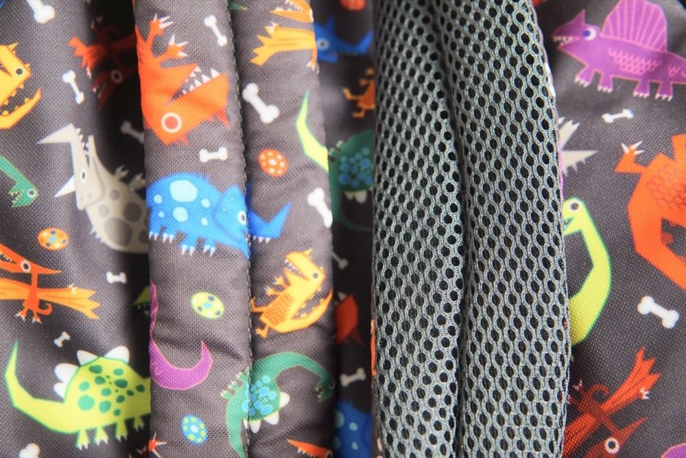 兒童背包推薦-英國HUGGER兒童背包,極輕耐重防潑水,旅行出遊超實用!還有可愛水壺與筆袋 - 第14張圖 兒童背包推薦-英國HUGGER兒童背包,極輕耐重防潑水,旅行出遊超實用!還有可愛水壺與筆袋