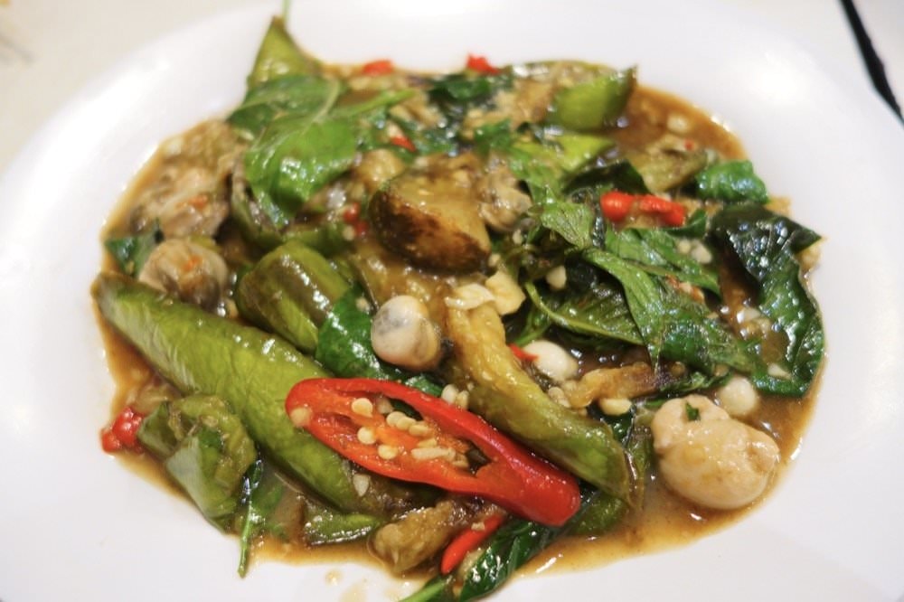 曼谷通羅宵夜美食｜55 Pochana 泰式料理！開到凌晨的泰國在地熱炒店！