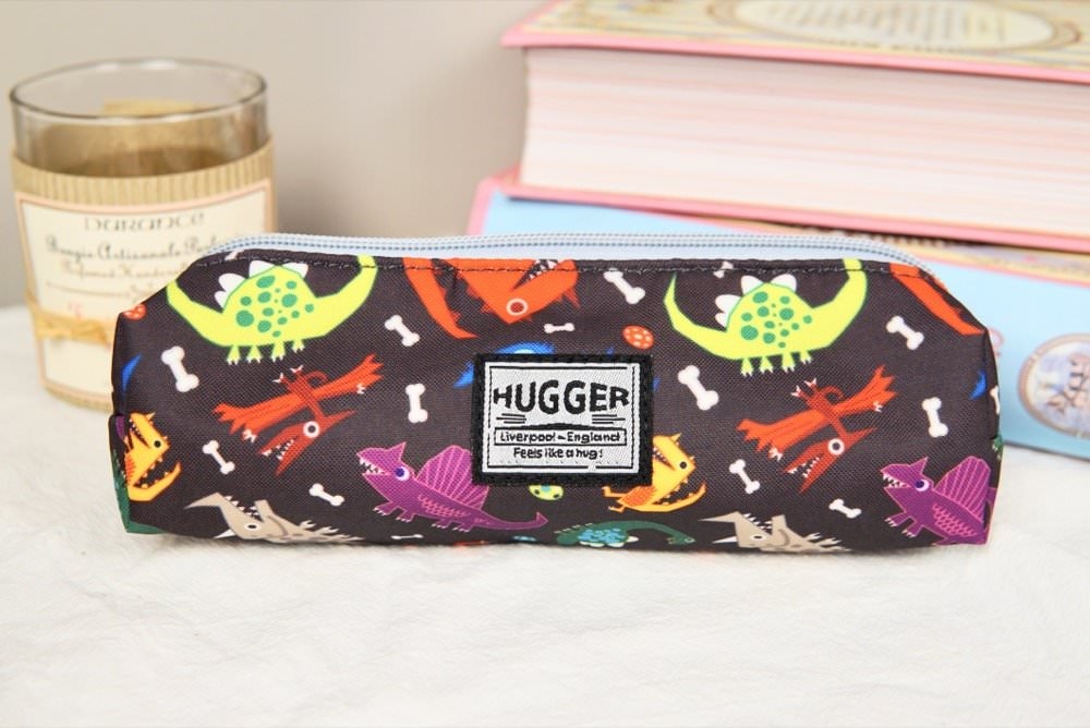 兒童背包推薦-英國HUGGER兒童背包,極輕耐重防潑水,旅行出遊超實用!還有可愛水壺與筆袋 - 第26張圖 兒童背包推薦-英國HUGGER兒童背包,極輕耐重防潑水,旅行出遊超實用!還有可愛水壺與筆袋