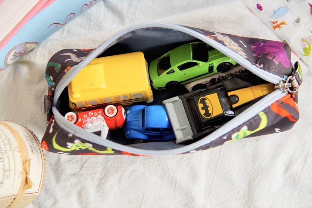 兒童背包推薦-英國HUGGER兒童背包,極輕耐重防潑水,旅行出遊超實用!還有可愛水壺與筆袋 - 第29張圖 兒童背包推薦-英國HUGGER兒童背包,極輕耐重防潑水,旅行出遊超實用!還有可愛水壺與筆袋