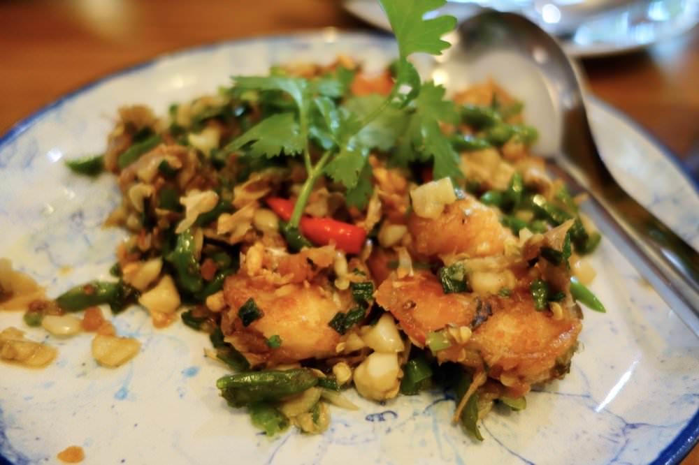 曼谷通羅美食｜網美咖啡廳Mareeji Cafe & Casual Dining！超夠味的泰式料理與質感好拍照室內空間(BTS Thong Lo)