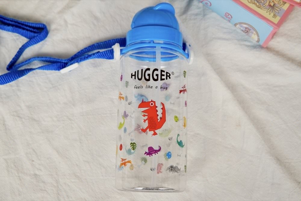 兒童背包推薦-英國HUGGER兒童背包,極輕耐重防潑水,旅行出遊超實用!還有可愛水壺與筆袋 - 第31張圖 兒童背包推薦-英國HUGGER兒童背包,極輕耐重防潑水,旅行出遊超實用!還有可愛水壺與筆袋