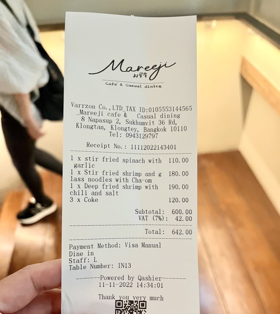 曼谷通羅美食｜網美咖啡廳Mareeji Cafe & Casual Dining！超夠味的泰式料理與質感好拍照室內空間(BTS Thong Lo)