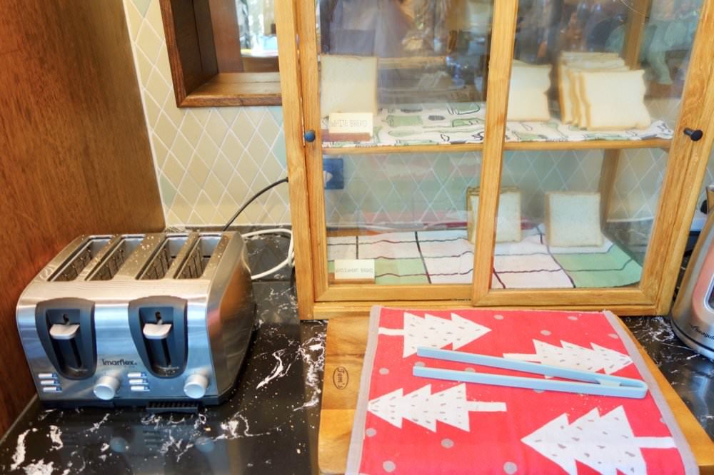 曼谷飯店推薦｜卡拉羅姆飯店KaRaARom Hotel文青設計質感平價飯店(近BTS通羅站)，附頂樓泳池.健身房.撞球檯.洗衣機！