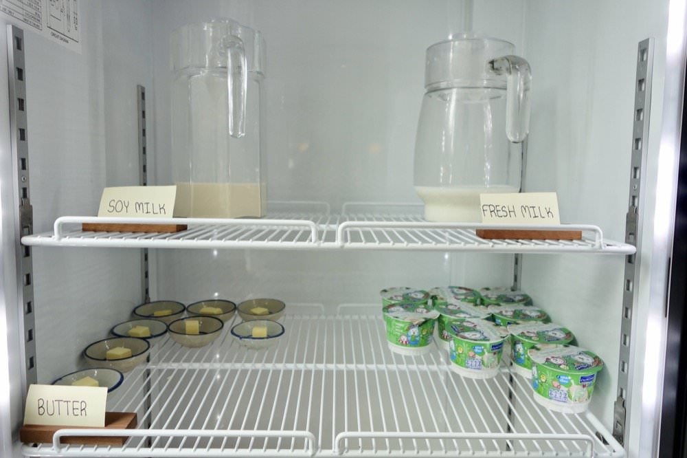 曼谷飯店推薦｜卡拉羅姆飯店KaRaARom Hotel文青設計質感平價飯店(近BTS通羅站)，附頂樓泳池.健身房.撞球檯.洗衣機！