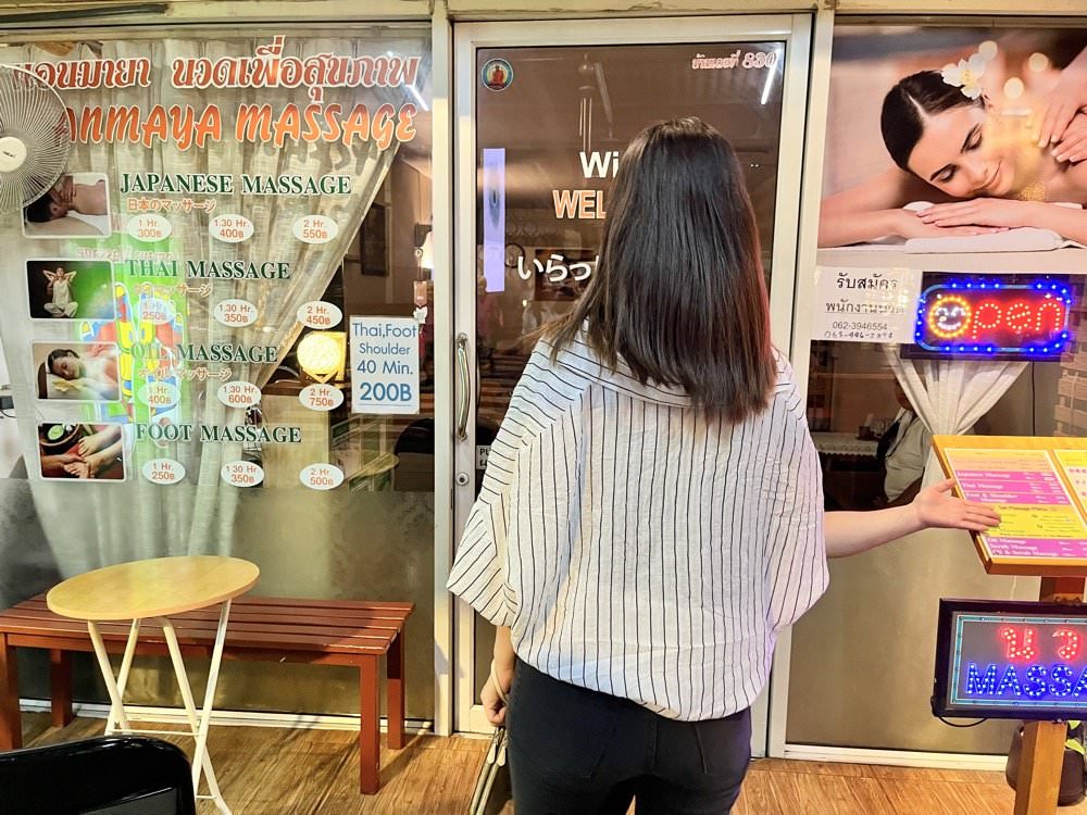 曼谷飯店推薦｜卡拉羅姆飯店KaRaARom Hotel文青設計質感平價飯店(近BTS通羅站)，附頂樓泳池.健身房.撞球檯.洗衣機！