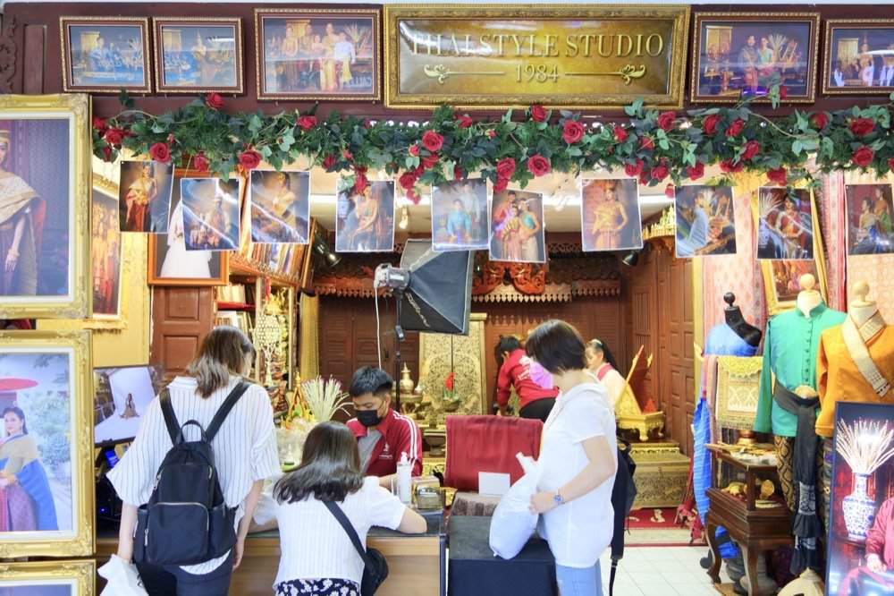 曼谷【泰服租借拍攝】Thai Style Studio｜傳統服飾變身泰劇人物！MBK Center室內攝影棚