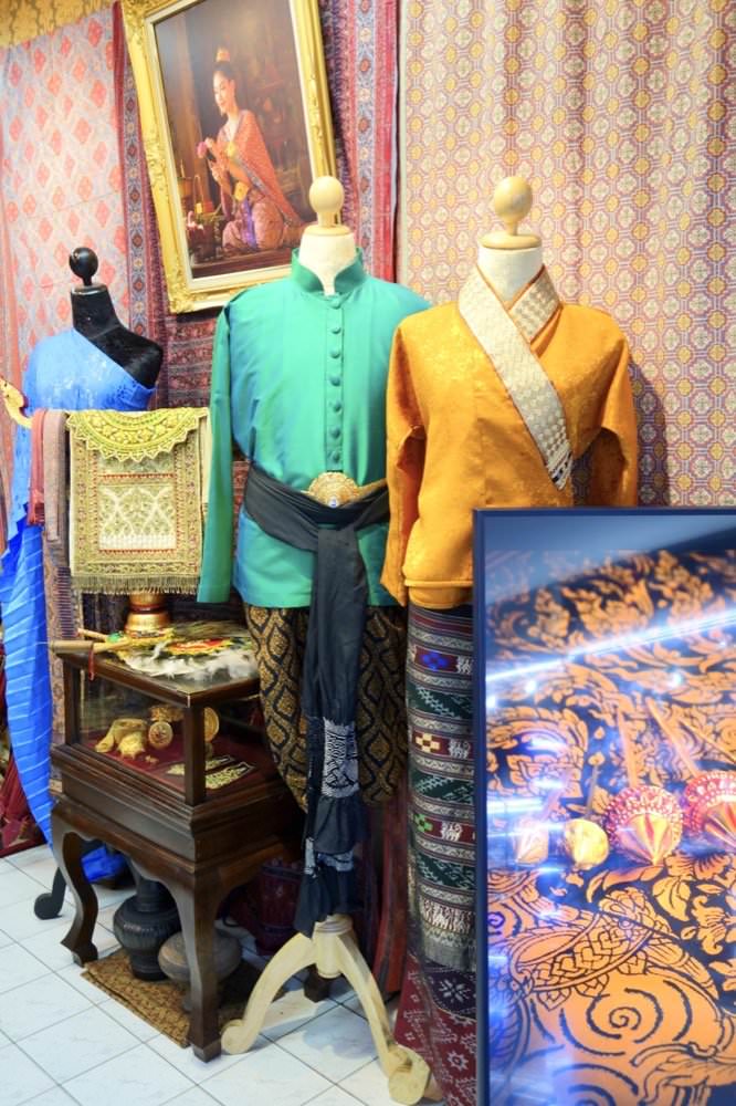 曼谷【泰服租借拍攝】Thai Style Studio｜傳統服飾變身泰劇人物！MBK Center室內攝影棚