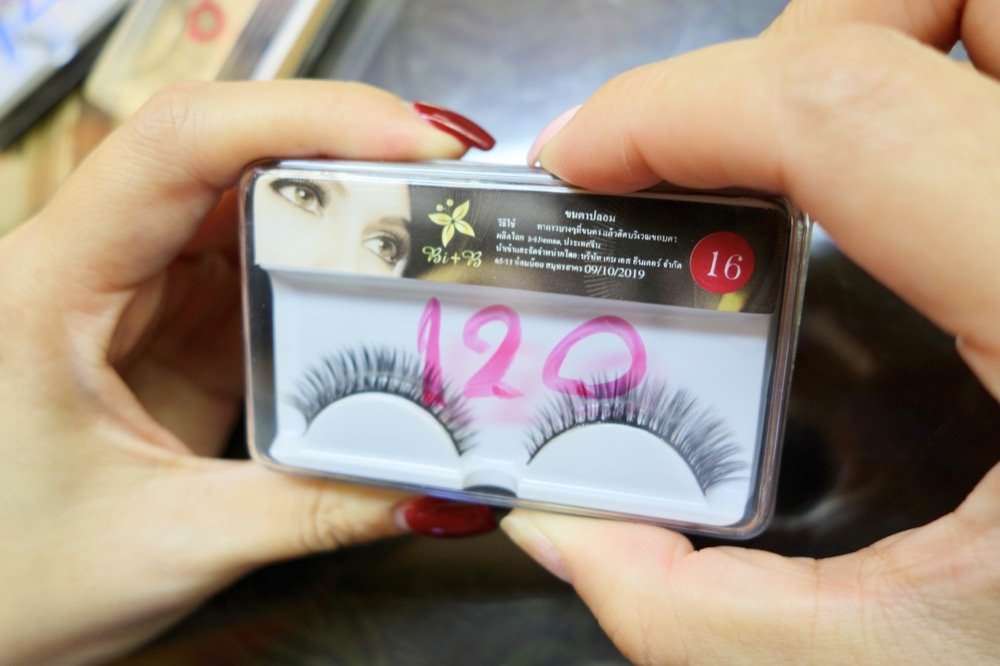 曼谷【泰服租借拍攝】Thai Style Studio｜傳統服飾變身泰劇人物！MBK Center室內攝影棚