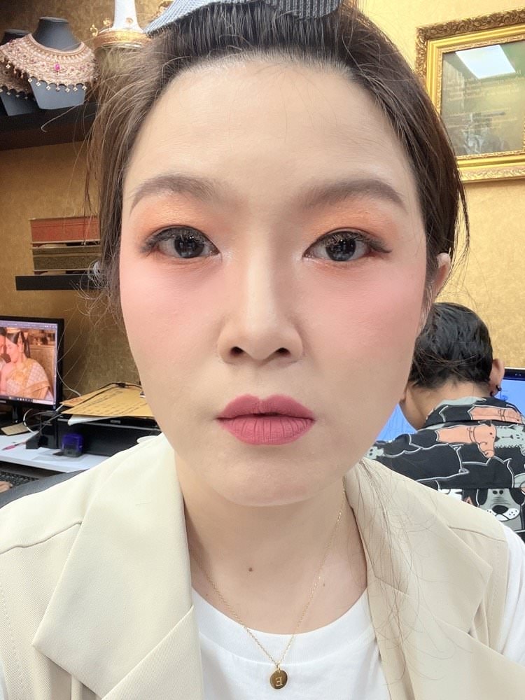 曼谷【泰服租借拍攝】Thai Style Studio｜傳統服飾變身泰劇人物！MBK Center室內攝影棚